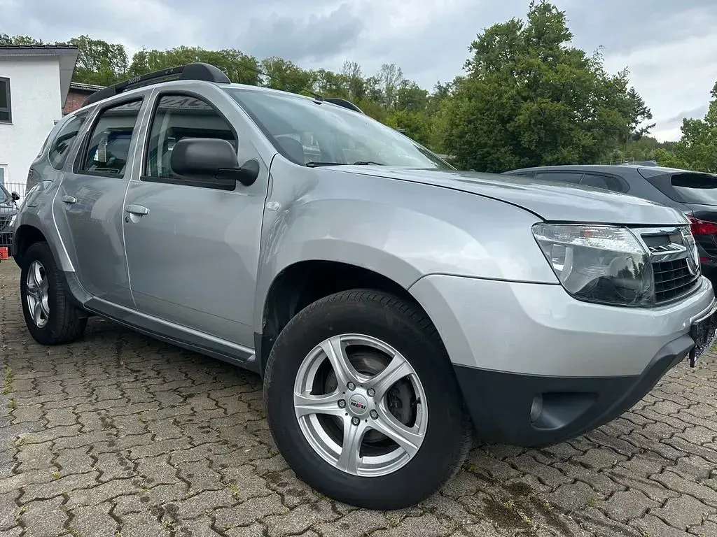 Gebraucht Dacia Duster Lauréate 110 PS (80 kW) 2011 Platingrau SUV