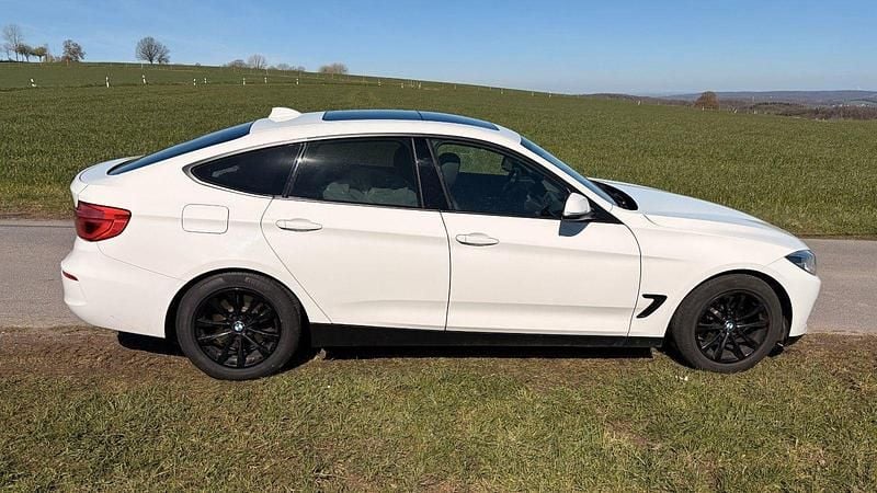 Gebraucht BMW 330 Gran Turismo 258 PS (189 kW) 2018 Weiß Limousine