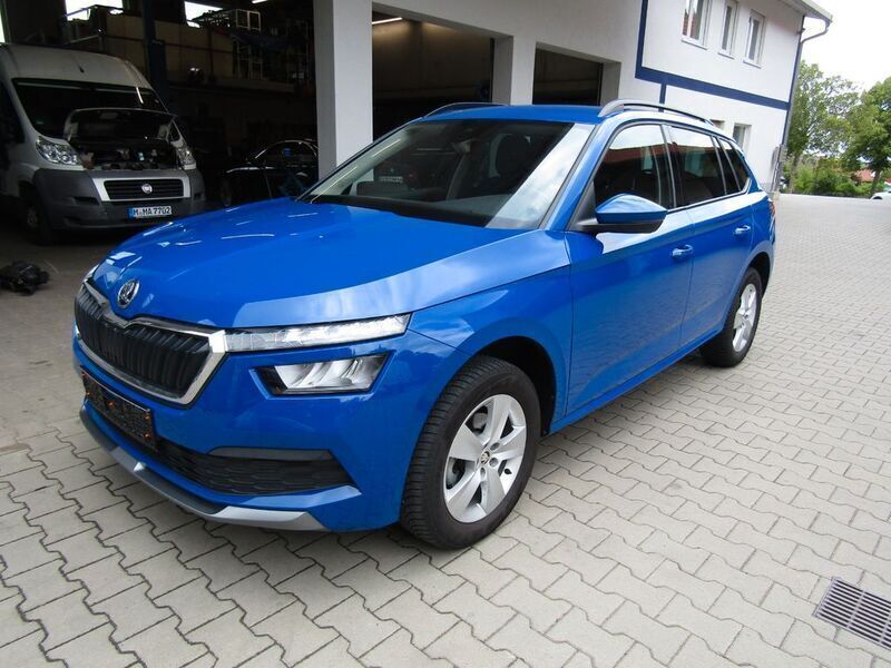 Blau Gebraucht 2023 Skoda Kamiq Ambition SUV | 16.700 € - Bild 1/4