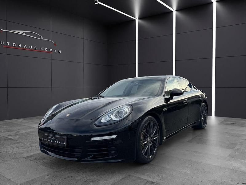 Tiefschwarz Gebraucht 2014 Porsche Panamera Limousine | 30.880 € (Fairer Preis) - Bild 1/4