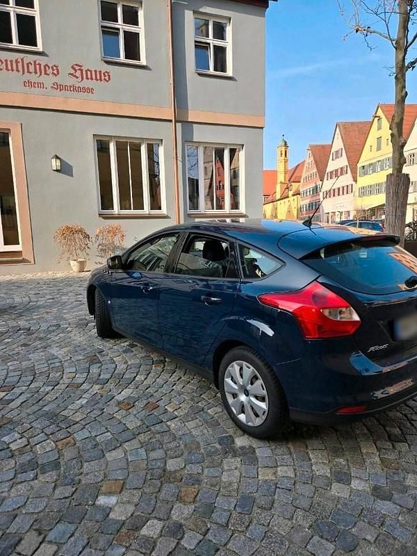 Usata Ford Focus 150 CV (110 kW) 2013 Blu Berlina