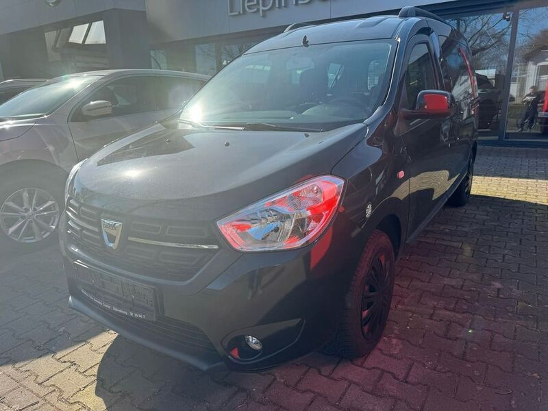 Schwarz Gebraucht 2018 Dacia Dokker Lauréate Van | 9.990 € (Fairer Preis) - Bild 1/4