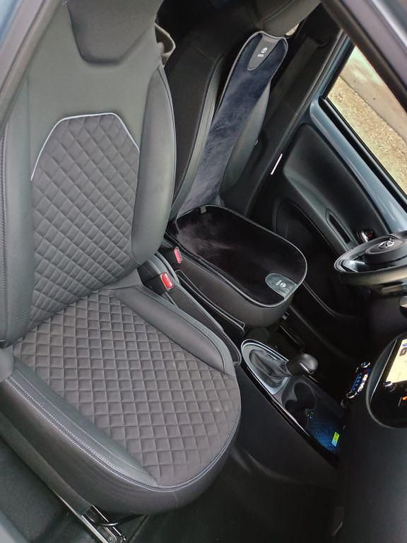 Gebraucht Toyota Aygo X-plore 72 PS (52 kW) 2024 Grau Kleinwagen