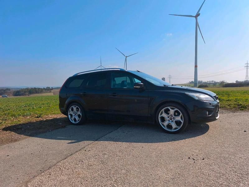 Gebraucht Ford Focus 136 PS (100 kW) 2010 Schwarz Kombi