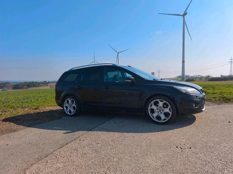 Second-hand Ford Focus Business Edition 136 CP (100 kW) 2010 Negru Break