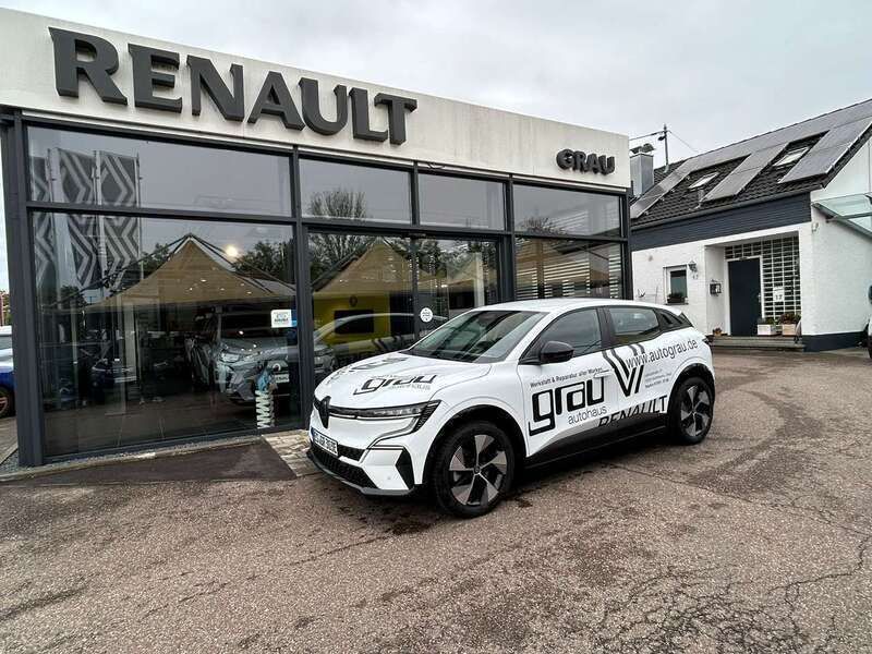 Gletscherweiss Gebraucht 2023 Renault Mégane Equilibre Kleinwagen | 24.500 € - Bild 1/4