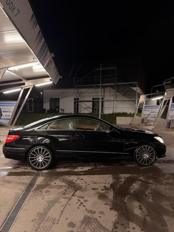 Second-hand Mercedes E350 231 CP (169 kW) 2010 Negru Coupe