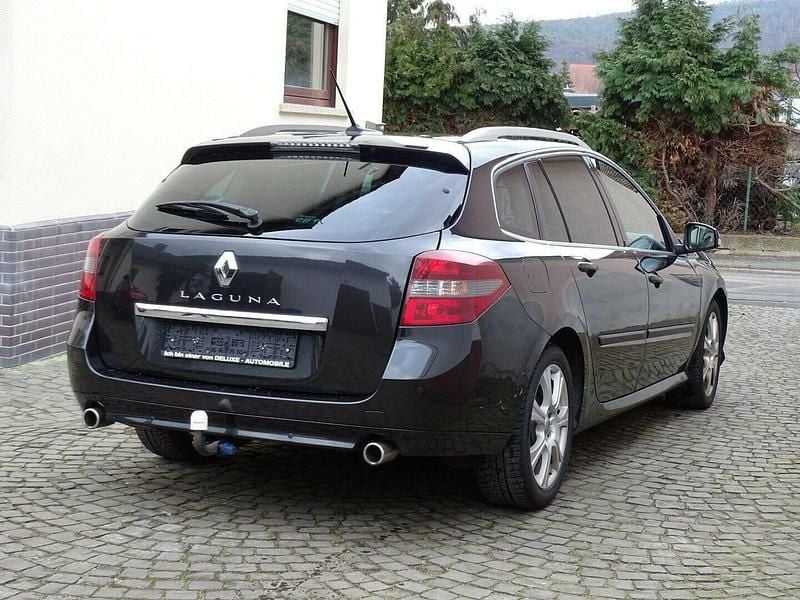 Gebraucht Renault Laguna III Bose Edition 173 PS (127 kW) 2011 Schwarz metallic Kombi
