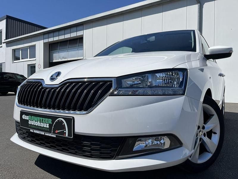 Weiß Gebraucht 2021 Skoda Fabia Cool Plus Limousine | 14.860 € (Fairer Preis) - Bild 1/4