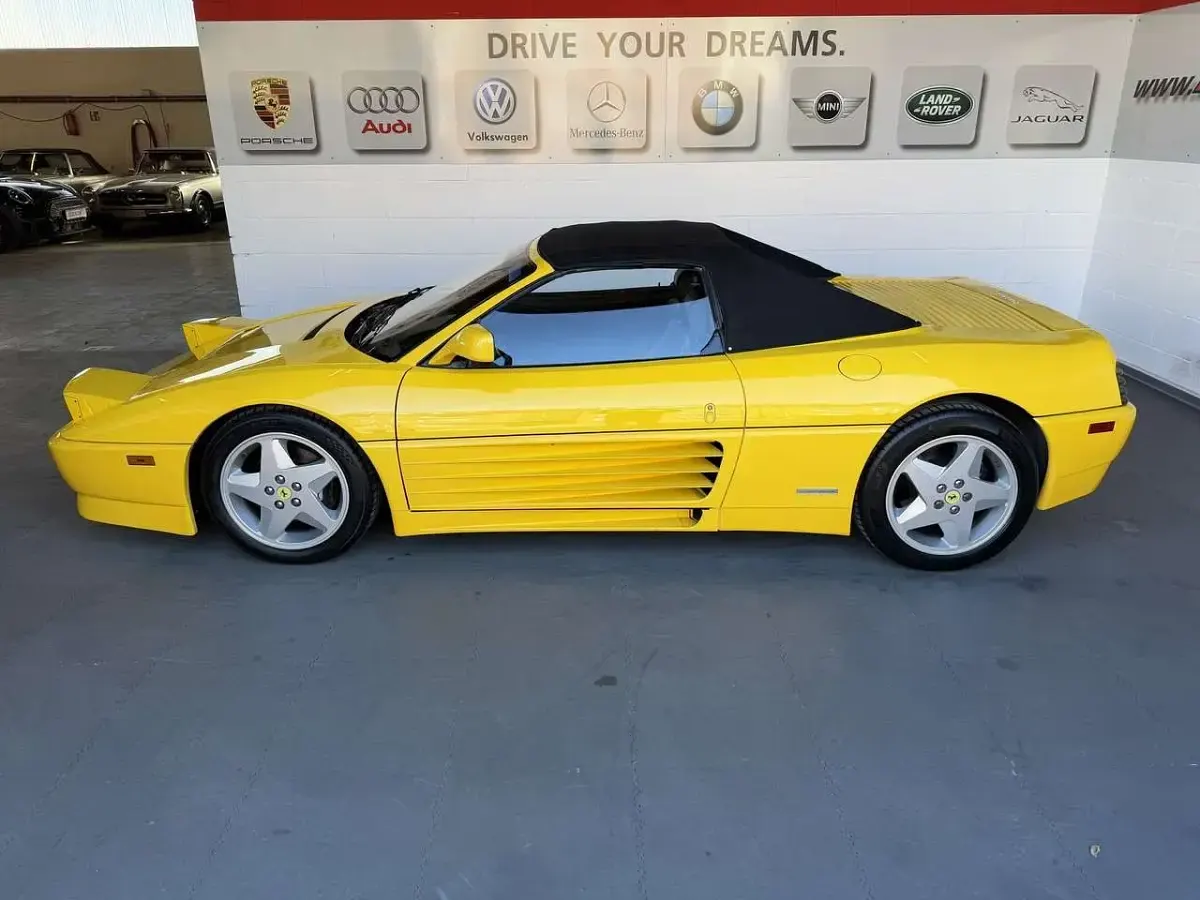 Second-hand Ferrari 348 320 CP (235 kW) 1994 Galben Cabrio
