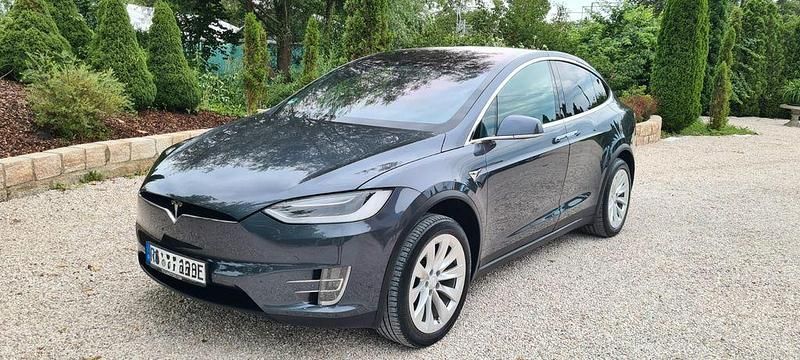 Grau Gebraucht 2017 Tesla Model X SUV | 22.950 € (Guter Preis) - Bild 1/4