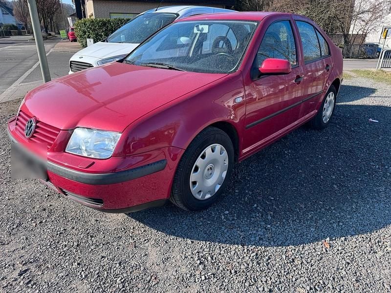 Gebraucht VW Bora 101 PS (74 kW) 2001 Rot Limousine