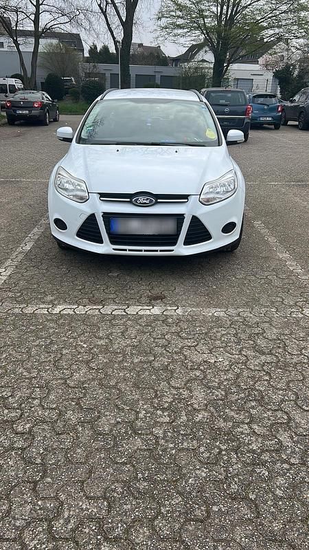 Gebraucht Ford Focus 105 PS (77 kW) 2011 Weiß Kombi
