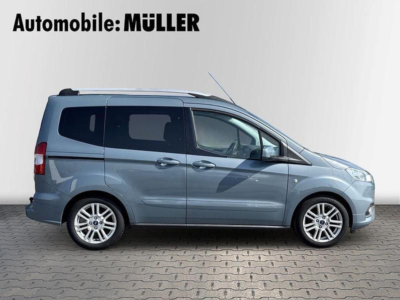 Gebraucht Ford Tourneo Courier Titanium 101 PS (74 kW) 2019 Metallblau metallic Van / Kleinbus