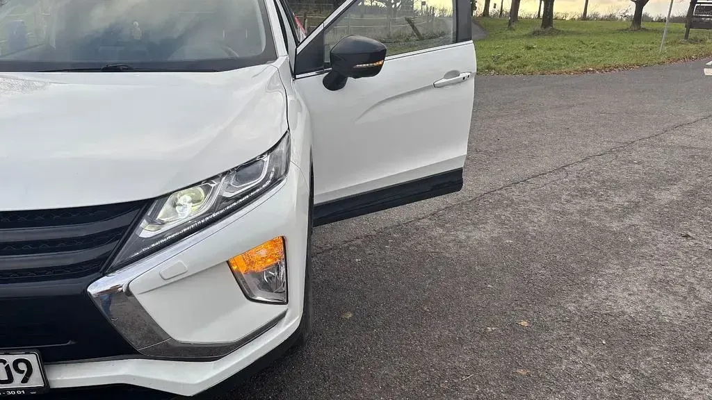 Gebraucht Mitsubishi Eclipse Cross 163 PS (119 kW) 2019 Weiß SUV