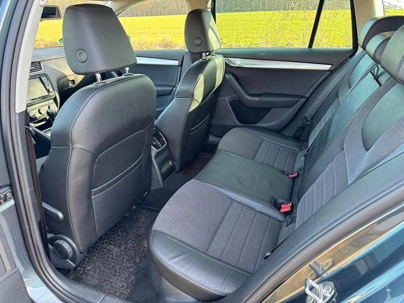 Gebraucht Skoda Octavia Style 150 PS (110 kW) 2016 Grau Kleinwagen