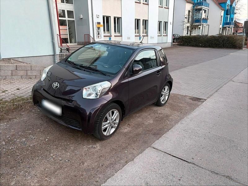 Gebraucht Toyota iQ 68 PS (50 kW) 2010 Kleinwagen