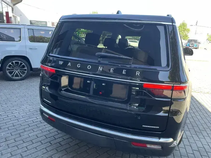 Käytetty Jeep Wagoneer 397 HP (291 kW) 2022 Andere Katumaasturi