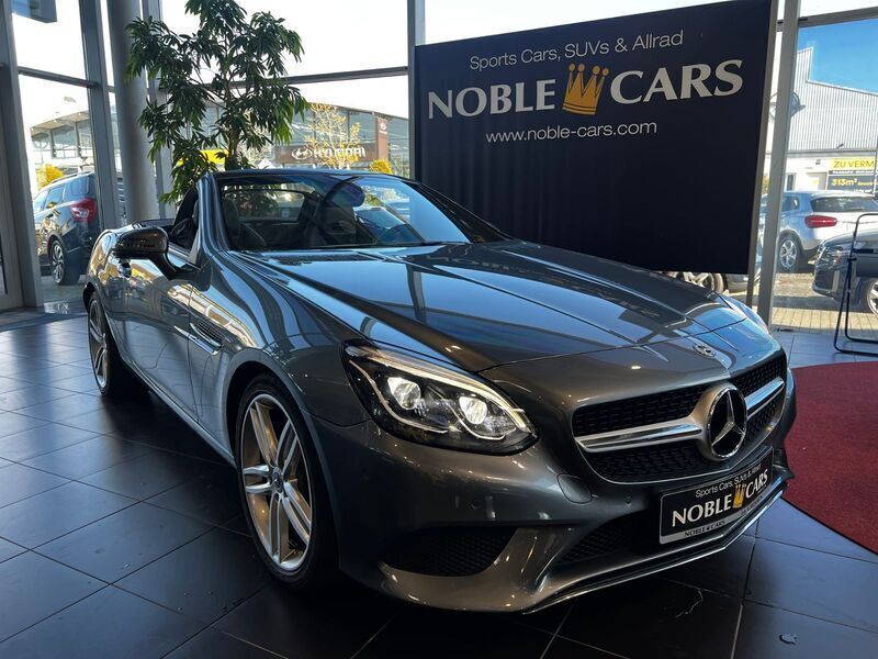Selenitgrau metalliclack (metallic) Gebraucht 2018 Mercedes SLC300 Cabrio | 38.680 € (Fairer Preis) - Bild 1/4