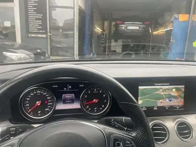 Gebraucht Mercedes E250 211 PS (155 kW) 2017 Schwarz Kombi