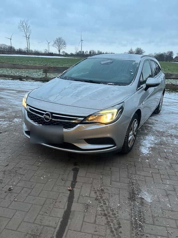 Silber Gebraucht 2018 Opel Astra Kombi | 5.700 € (Superpreis) - Bild 1/4