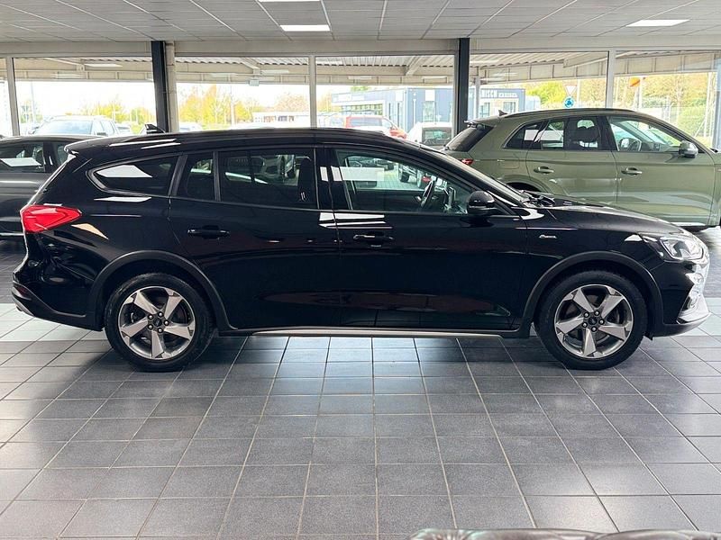 Gebraucht Ford Focus Active 125 PS (91 kW) 2019 Schwarz Kombi