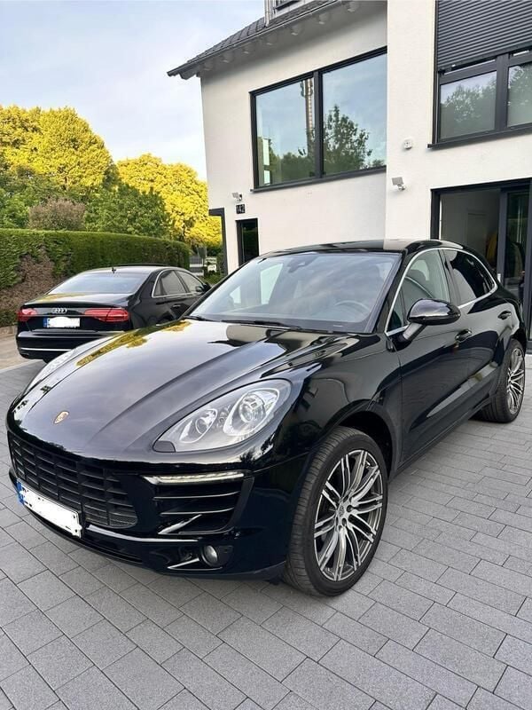 Schwarz Gebraucht 2014 Porsche Macan Turbo SUV | 30.990 € - Bild 1/4