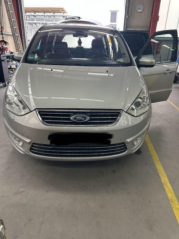 Gebraucht Ford Galaxy Titanium 200 PS (147 kW) 2013 Silber Van / Kleinbus