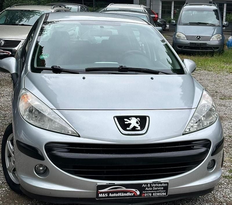 Grau Gebraucht 2007 Peugeot 207 Limousine | 3.499 € (Fairer Preis) - Bild 1/4