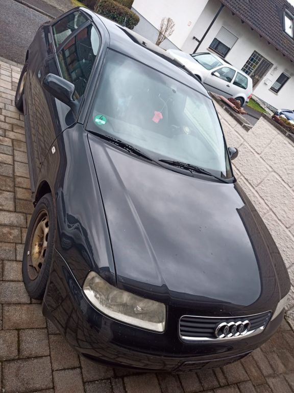 Gebraucht 2001 Audi A3 Ambiente Limousine | 580 € (Guter Preis) - Bild 1/4