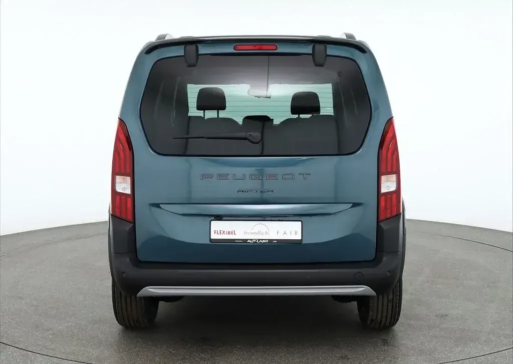 Neu Peugeot Rifter GTi 131 PS (96 kW) 2025 Grün Van / Kleinbus