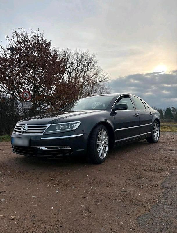 Gebraucht VW Phaeton 240 PS (176 kW) 2011 Grau Limousine