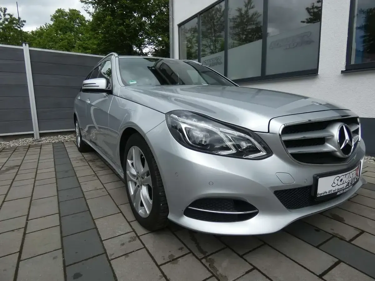 Gebraucht Mercedes E350 258 PS (189 kW) 2016 Iridiumsilber  metalliclack Kombi