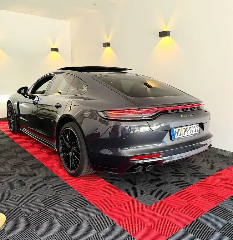 Gebraucht Porsche Panamera 4 E-Hybrid Platinum Edition 330 PS (242 kW) 2022 Vulkangraumetallic Kleinwagen