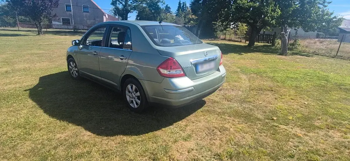 Gebraucht Nissan Tiida 114 PS (83 kW) 2008 Grün Limousine
