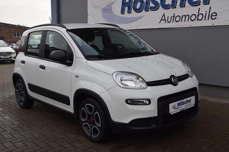 Bianco divino/zenit/ghiaccio/g Gebraucht 2022 Fiat Panda City Life Limousine | 11.950 € (Fairer Preis) - Bild 1/4