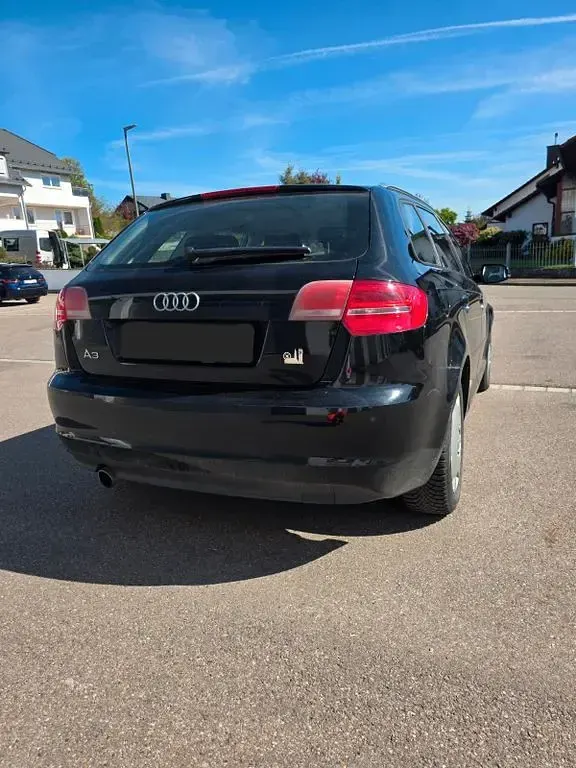 Używany Audi A3 105 KM (77 kW) 2010 Czarny Hatchback