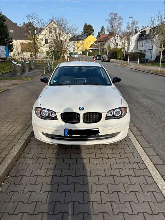 Gebraucht BMW 116 122 PS (89 kW) 2009 Weiß Kleinwagen