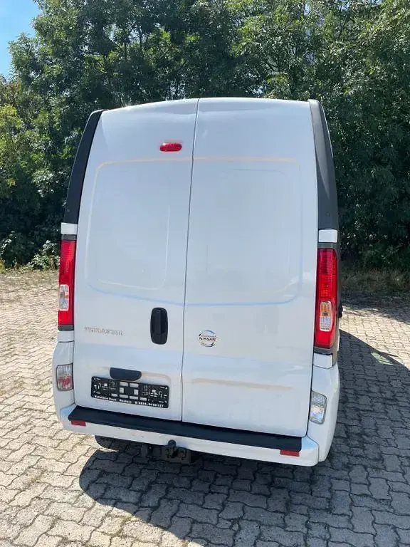 Gebraucht Nissan Primastar 114 PS (83 kW) 2014 Weiß Van / Kleinbus