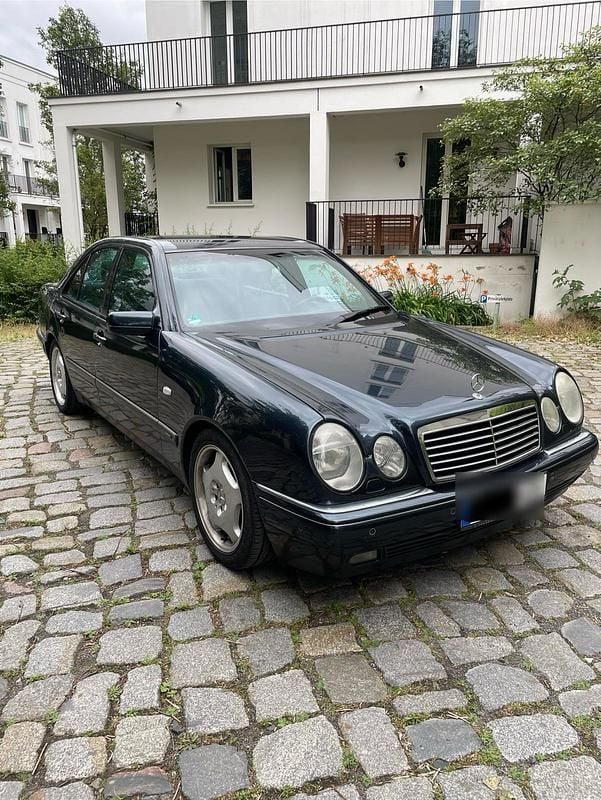 Gebraucht Mercedes E420 279 PS (205 kW) 1996 Blau Limousine