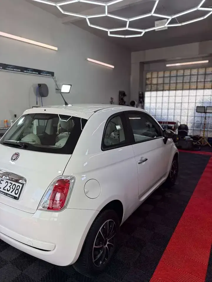Gebraucht Fiat 500 Pop 69 PS (50 kW) 2010 Weiß Kleinwagen