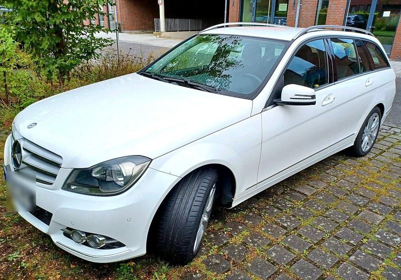 Weiß Gebraucht 2013 Mercedes C200 Classic Kombi | 5.250 € (Fairer Preis) - Bild 1/4