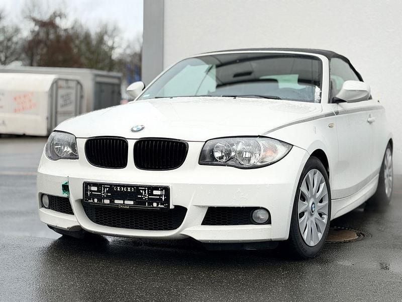 Weiß Gebraucht 2010 BMW 118 Cabriolet Efficient Dynamics Cabrio | 3.780 € (Superpreis) - Bild 1/4