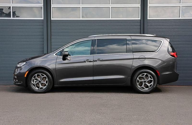 Gebraucht Chrysler Pacifica Limited 291 PS (214 kW) 2023 Grau SUV