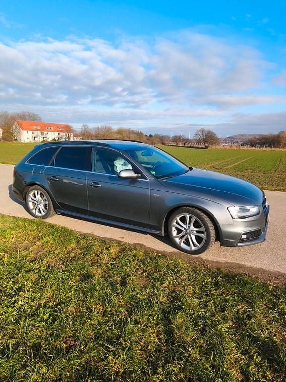 Gebraucht Audi A4 Ambition 177 PS (130 kW) 2013 Grau Limousine