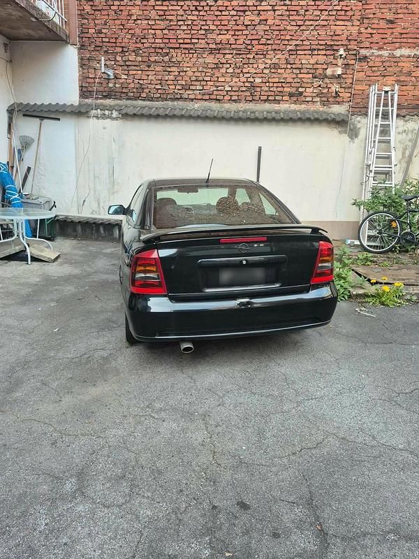 Gebraucht Opel Astra 125 PS (91 kW) 2001 Schwarz Coupé