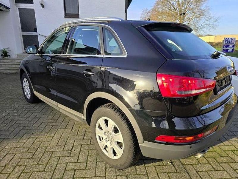 Gebraucht Audi Q3 Basis 150 PS (110 kW) 2017 Schwarz (brillantschwarz) SUV