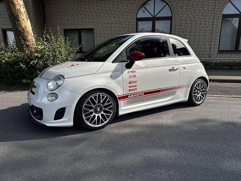 Weiß Gebraucht 2010 Abarth 500 Competizione Kleinwagen | 8.990 € (Fairer Preis) - Bild 1/4