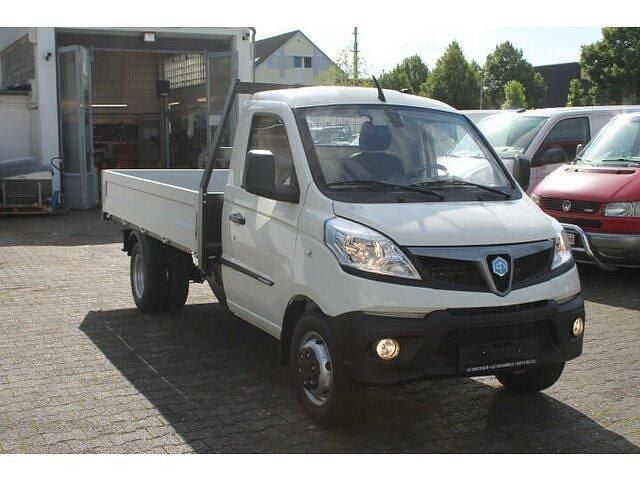Weiß Neu 2025 Piaggio Porter SUV | 31.990 € (Teuer) - Bild 1/4