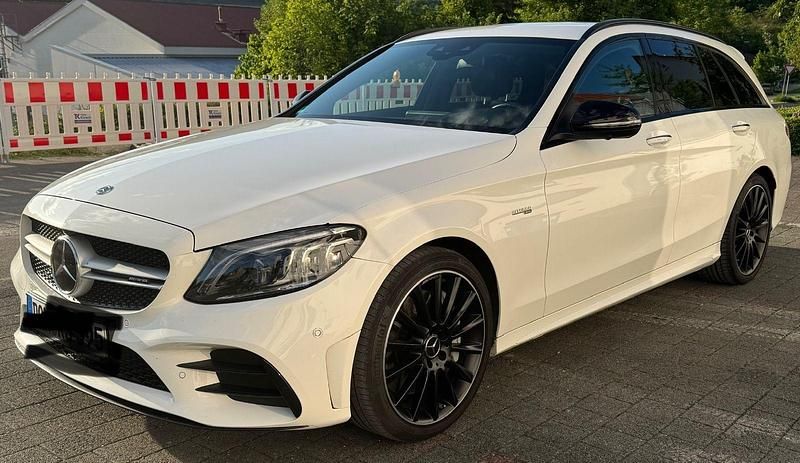 Weiß Gebraucht 2018 Mercedes C43 AMG AMG Kombi | 30.500 € (Fairer Preis) - Bild 1/4